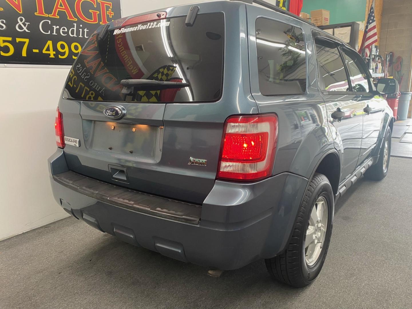 2010 BLUE /Gray Ford Escape (1FMCU9DG6AK) , located at 533 S West End Blvd., Quakertown, PA, 18951, (877) 257-4995, 40.343994, -75.303604 - INCLUDED IN THE SALE PRICE OF EVERY VEHICLE: 48 Hour Money Back Guarantee 6 Month - 6,000 Mile Warranty Brand New PA State Inspection & Emission $10 Oil Changes for the Life of the Loan Complete CARFAX - Photo#3